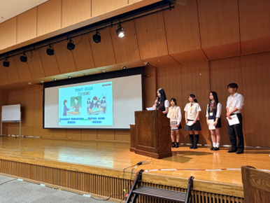 横須賀市の派遣学生のプレゼンテーション