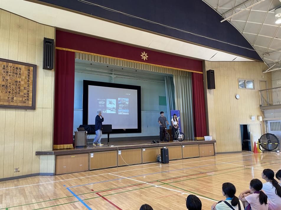 山崎小学校講演の様子