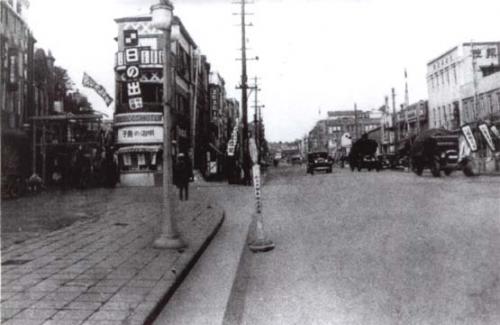 東郷通り（小川町方面を望む） 