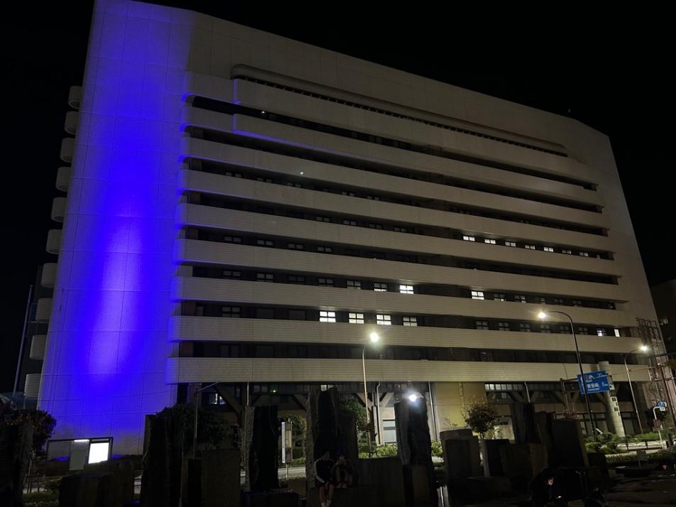 (本庁舎)世界早産児デーライトアップ