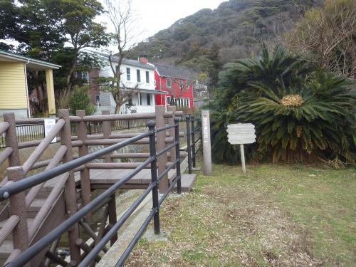 前田川遊歩道入口の階段の写真