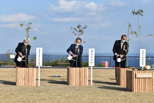 水やり市長副知事三浦半島自然ふれあい楽校