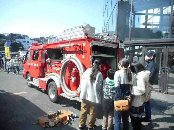 消防ポンプ自動車の展示